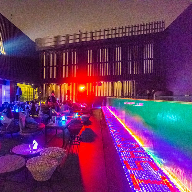 چگونه یک استخر اکریلیک بسازیم؟ کارخانه اکریلیک لیو