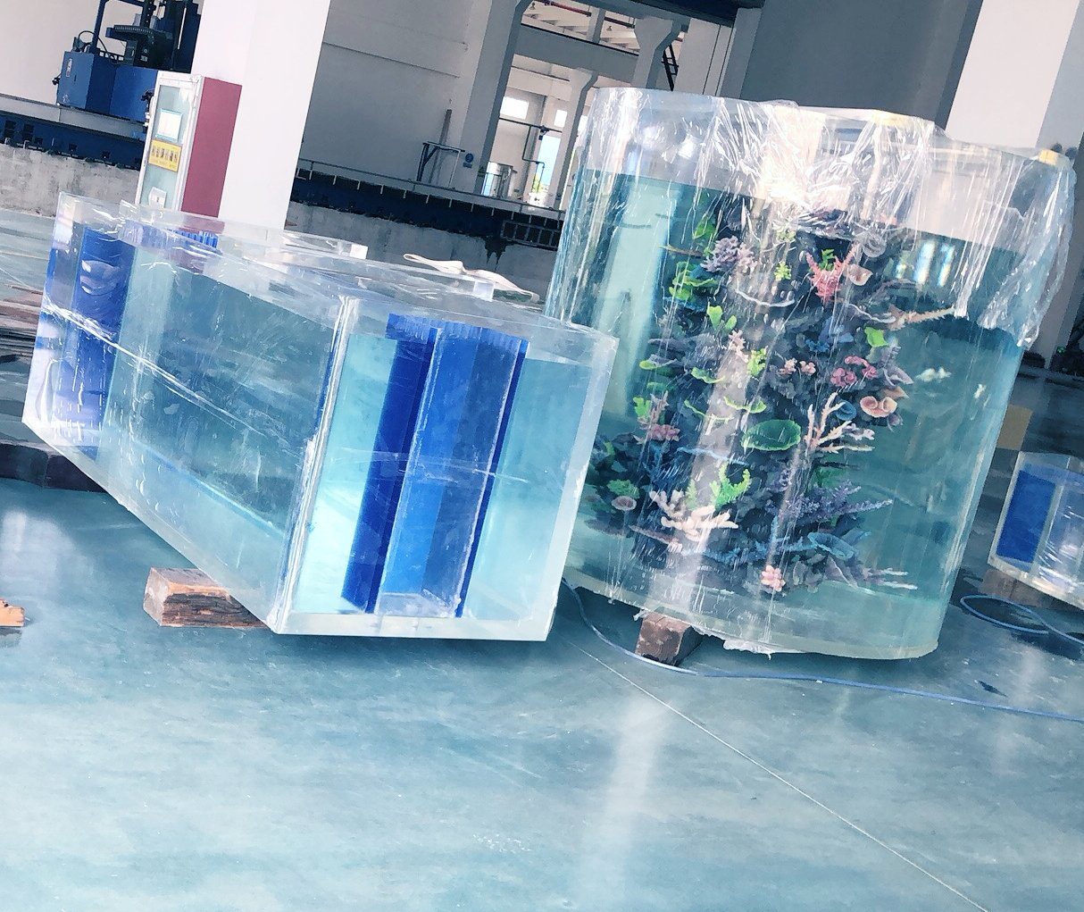 Using Acrylic To Build Aquariums & Fish Tanks by the Leyu factory - Leyu