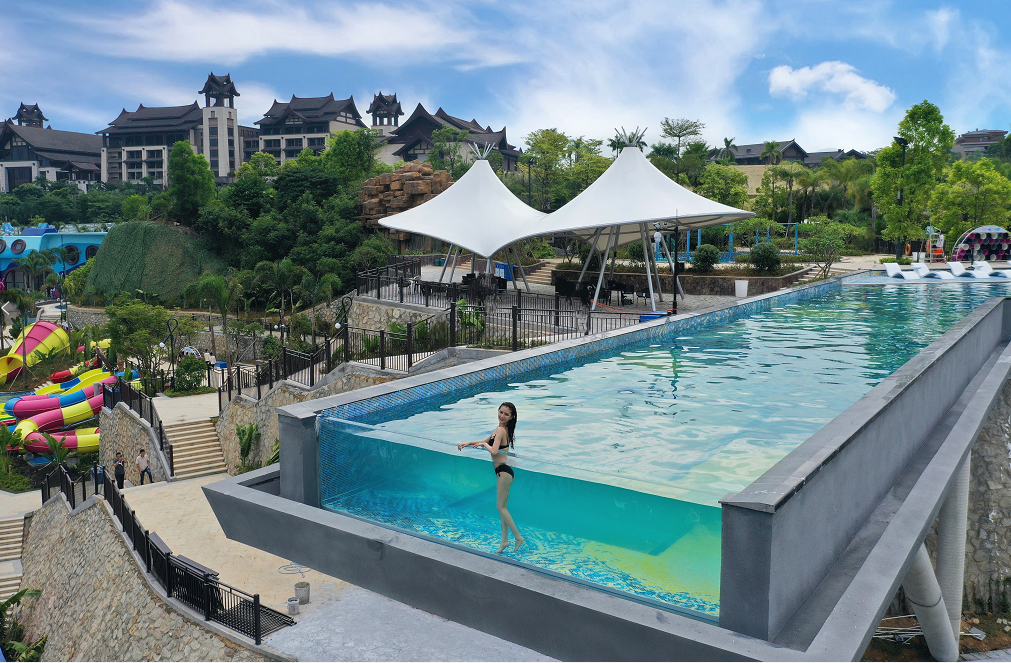 ฟลอร์เต้นรำคลุมสระน้ำอะคริลิก: การผสมผสานที่ลงตัวระหว่างความสง่างามและการใช้งาน