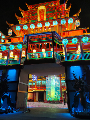 Suuren halkaisijan akryylisylinterin rakentaminen Aquariums-Leyu Akryylilevytuotteiden tehdas