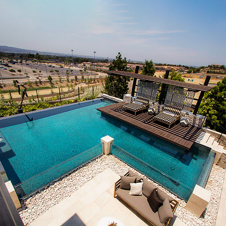 ผนังสระว่ายน้ำอะคริลิค เทรนด์ใหม่แห่งการตกแต่งสระว่ายน้ำ