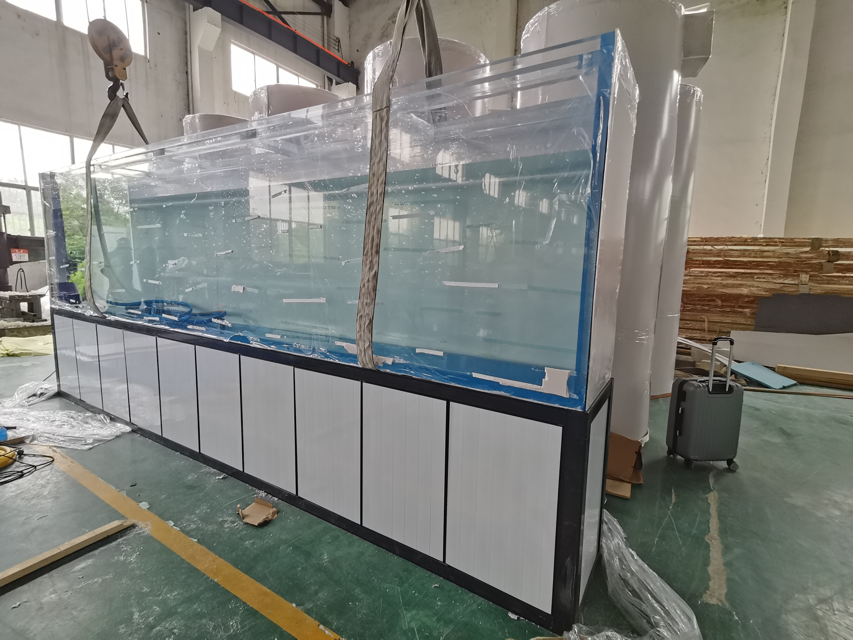 Kwa nini Aquarium ya Acrylic - LEYU