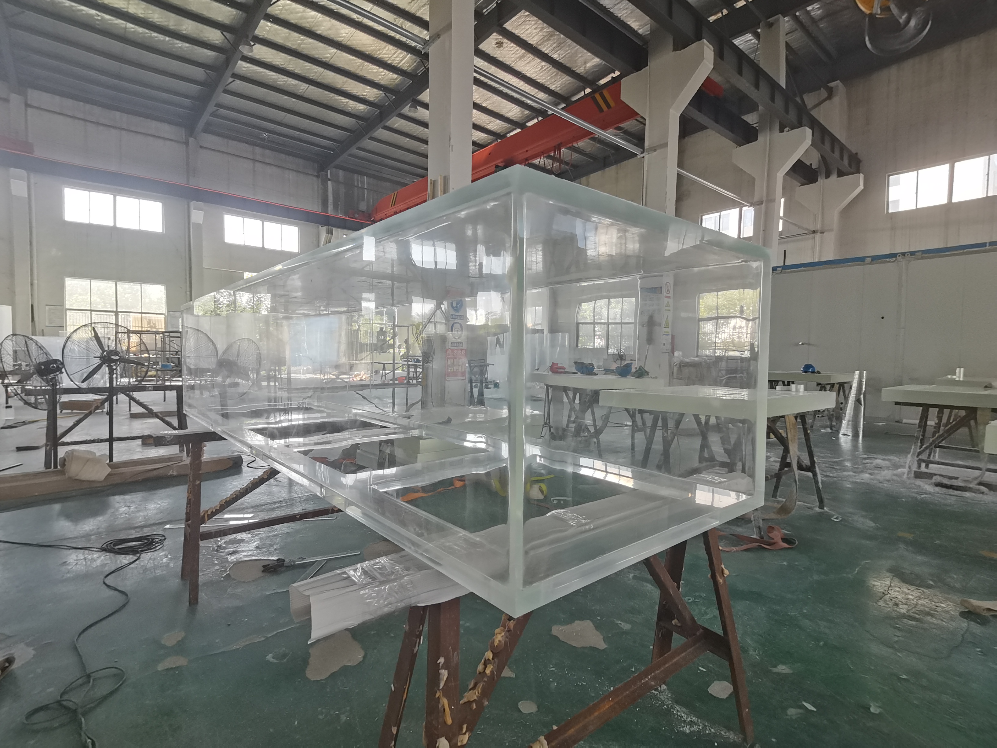 Profesionalni proizvođači i graditelji akrilnih akvarija po narudžbi - Leyu 