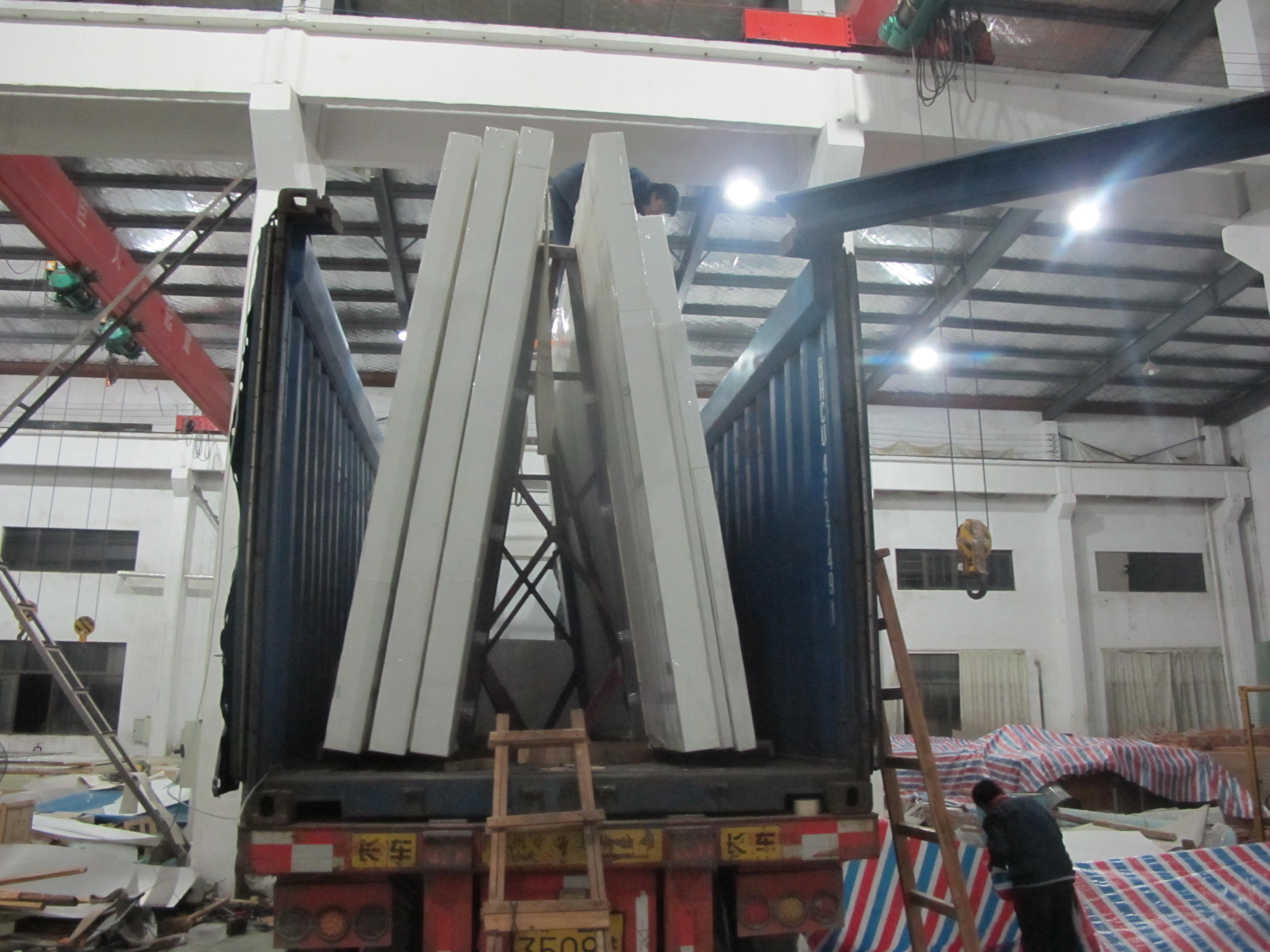 A Leyu akril akril ablakt&aacute;bl&aacute;kat biztos&iacute;that - Leyu